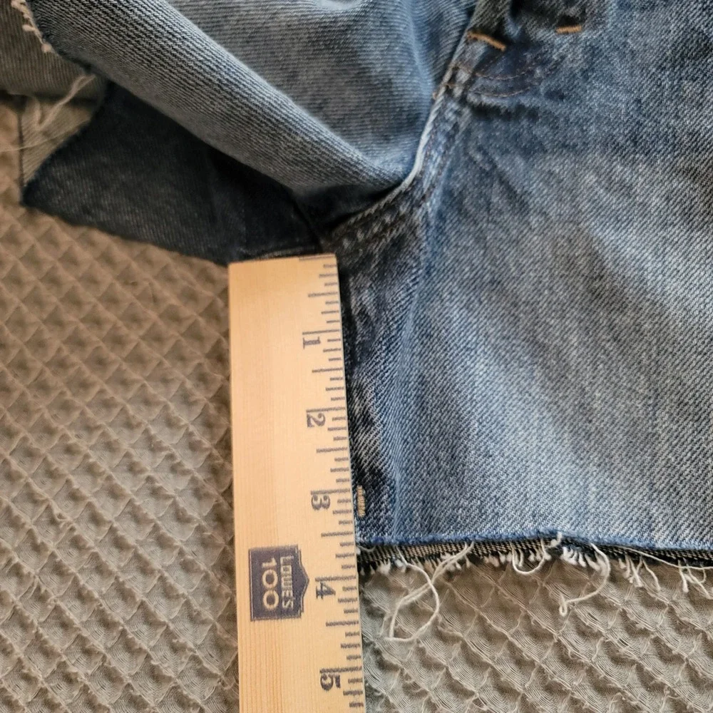 NWT‎ Universal Thread 90s Baggy Shorts Women 6 Mid Rise Button Fly Raw Hem Denim